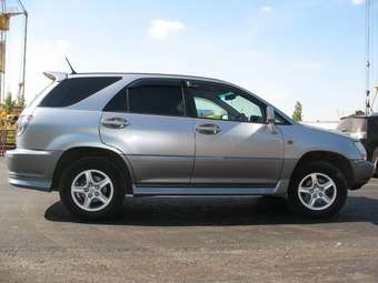 2002 Toyota Harrier Pictures