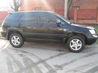 2002 Toyota Harrier Pictures