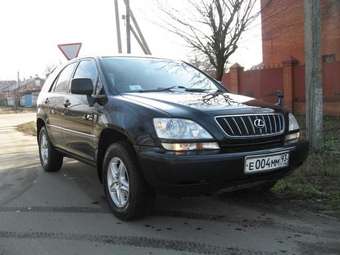 2002 Toyota Harrier Pictures