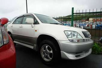 2002 Toyota Harrier Pictures