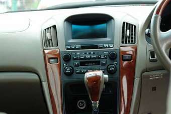 2002 Toyota Harrier Photos