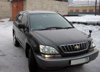 2002 Toyota Harrier Photos