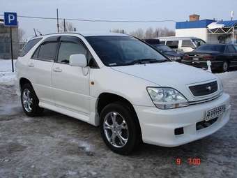 2002 Toyota Harrier Pictures