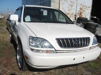 2002 Toyota Harrier Photos