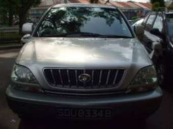 2002 Toyota Harrier Photos