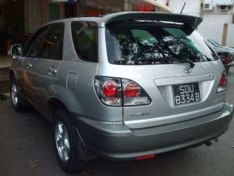 2002 Toyota Harrier Pictures