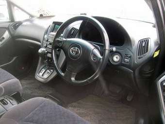 2002 Toyota Harrier Pictures