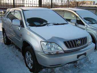 2002 Toyota Harrier Photos