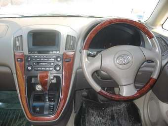 2002 Toyota Harrier Pictures