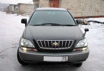 2002 Toyota Harrier Pics