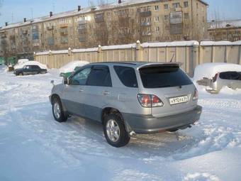 2002 Toyota Harrier Photos