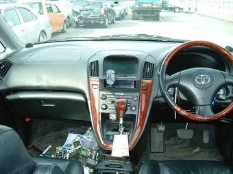 2002 Toyota Harrier Pics