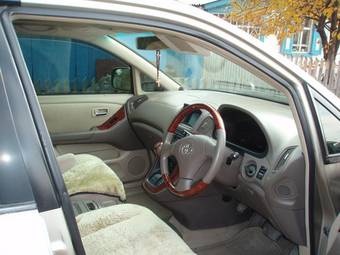 2002 Toyota Harrier Photos