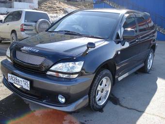 2002 Toyota Harrier Pictures