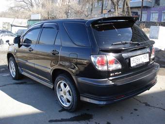 2002 Toyota Harrier Pictures