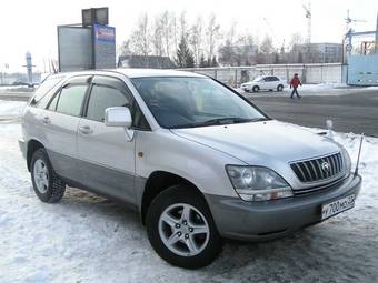 2002 Toyota Harrier Pics