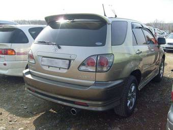 2002 Toyota Harrier Images