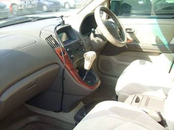 2002 Toyota Harrier Pictures