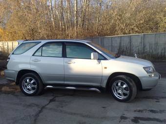 2002 Toyota Harrier Photos