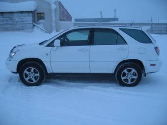 2002 Toyota Harrier Pictures