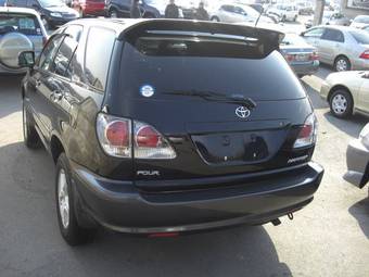 2002 Toyota Harrier Pictures