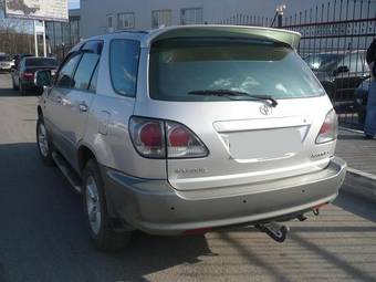 2002 Toyota Harrier Pictures