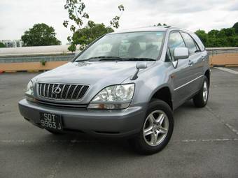 2002 Toyota Harrier Photos