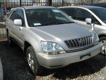 2002 Toyota Harrier Photos