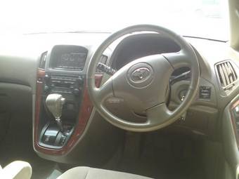 2002 Toyota Harrier Pictures