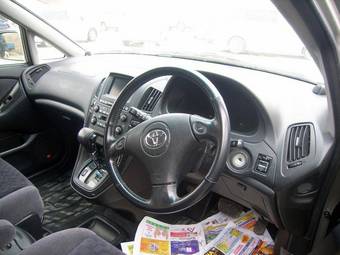 2002 Toyota Harrier Photos