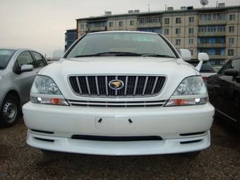 2002 Toyota Harrier Pics