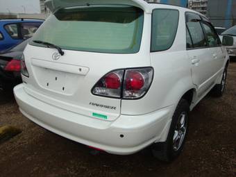 2002 Toyota Harrier Pictures