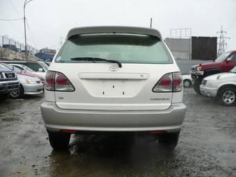 2002 Toyota Harrier Pictures