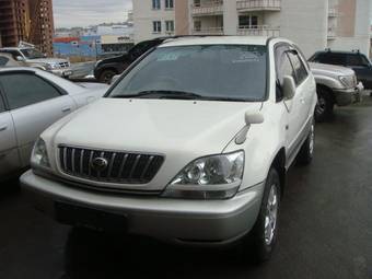 2002 Toyota Harrier Photos