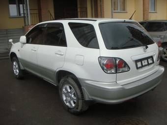 2002 Toyota Harrier Photos