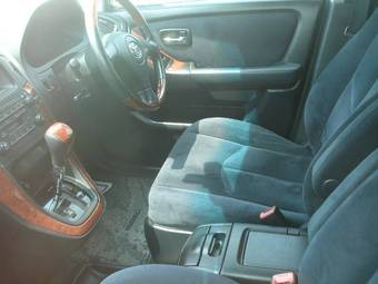 2002 Toyota Harrier Pictures