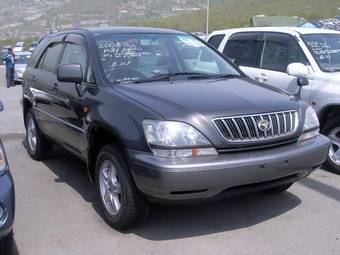 2002 Toyota Harrier Images