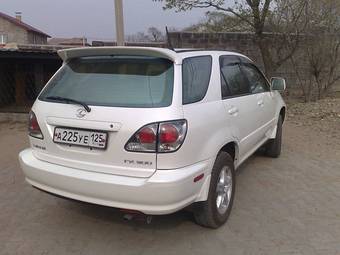 2002 Toyota Harrier Pictures