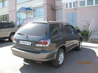 2002 Toyota Harrier Pictures