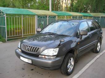 2002 Toyota Harrier Photos