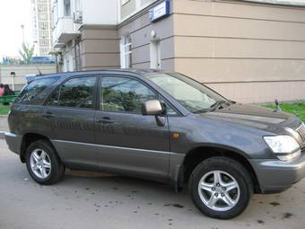 2002 Toyota Harrier Photos