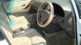 2002 Toyota Harrier Photos