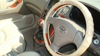 2002 Toyota Harrier Pictures