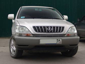 2002 Toyota Harrier Pictures