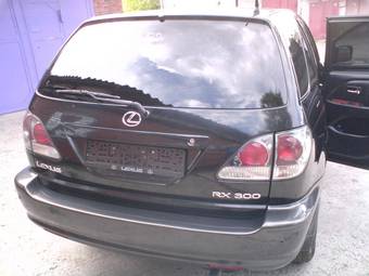 2002 Toyota Harrier Pictures