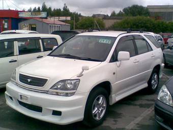 2002 Toyota Harrier Pictures