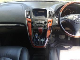 2002 Toyota Harrier Photos