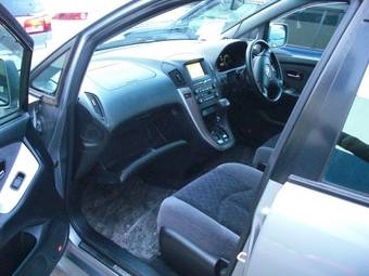 2002 Toyota Harrier Pictures