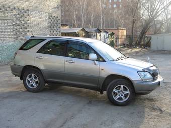 2002 Toyota Harrier Photos