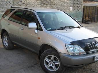 2002 Toyota Harrier Photos